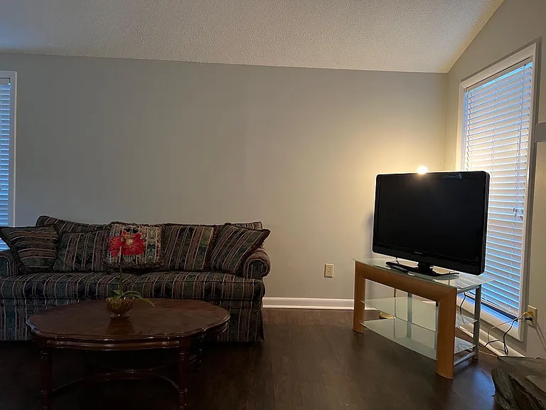 6321 Lakehaven Dr — Photo 13