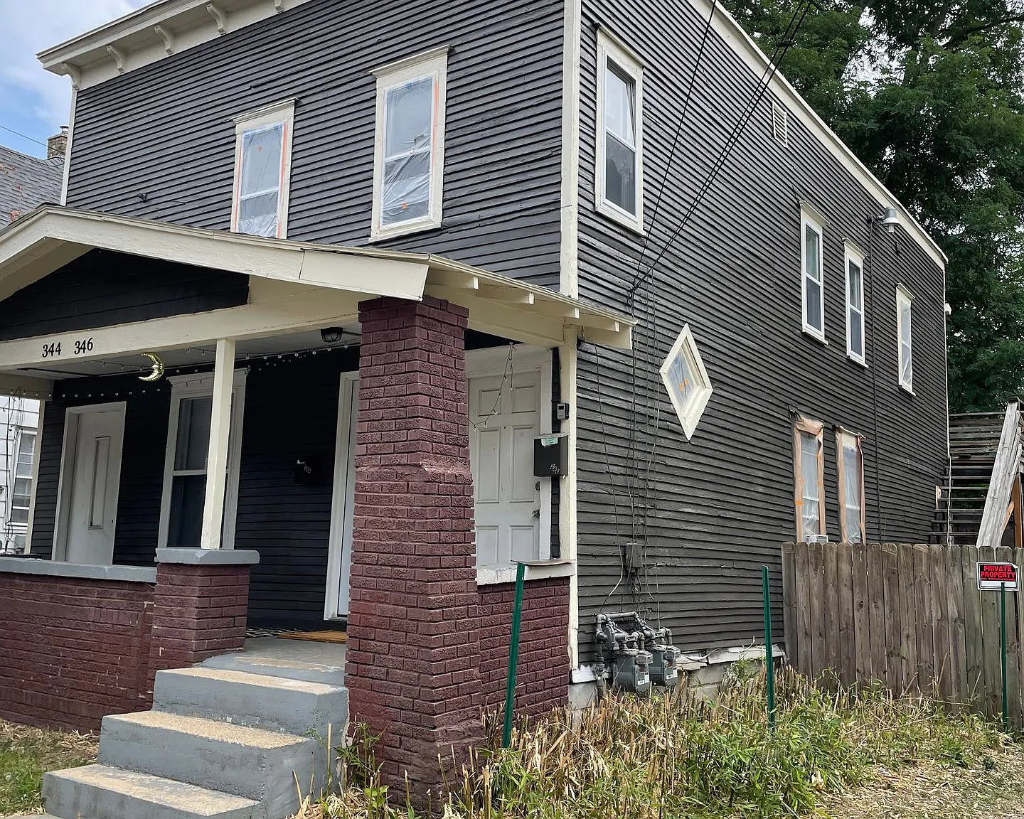 344 - 346 Diamond Ave SE — Photo 1