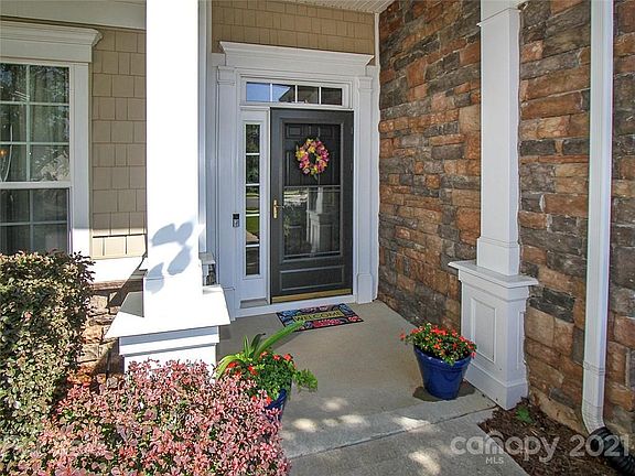 2nd image of 10513 Bethpage Dr