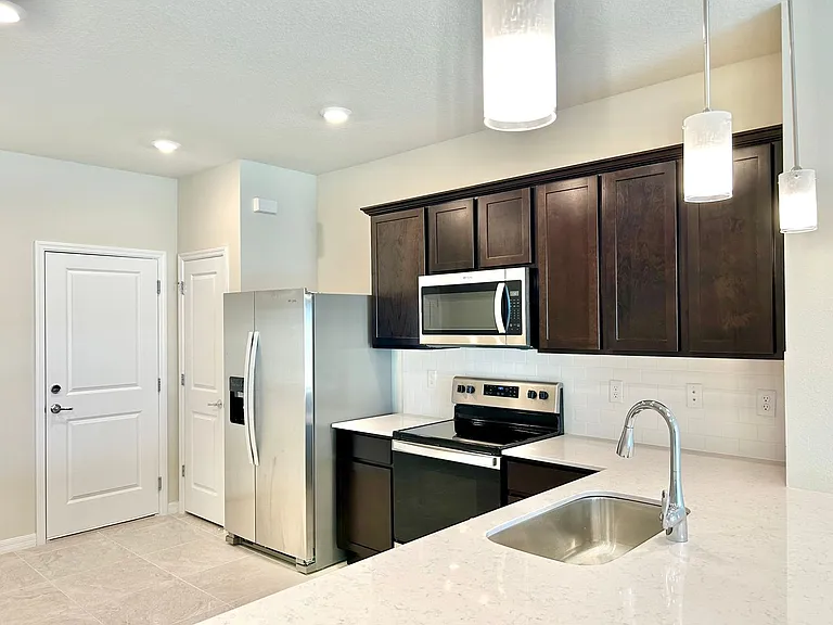 4652 Sparkling Shell Ave — Photo 5