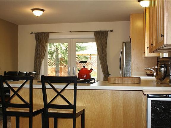 4th image of 1121 Cowan Ln