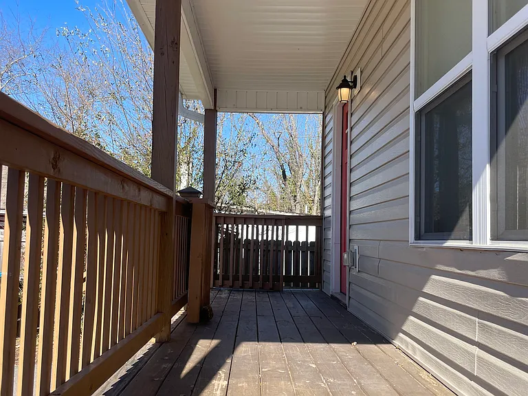 279 Rock Hill Rd — Photo 19