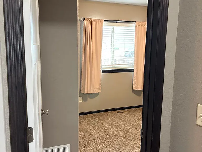 1247 Juneau Dr — Photo 9