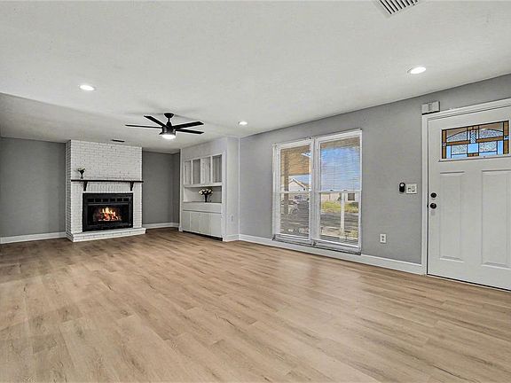 5th image of 7442 Compton Ln