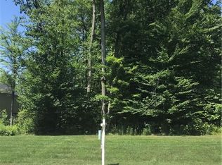 146 Walden Ridge Dr, Hinckley, OH 44233