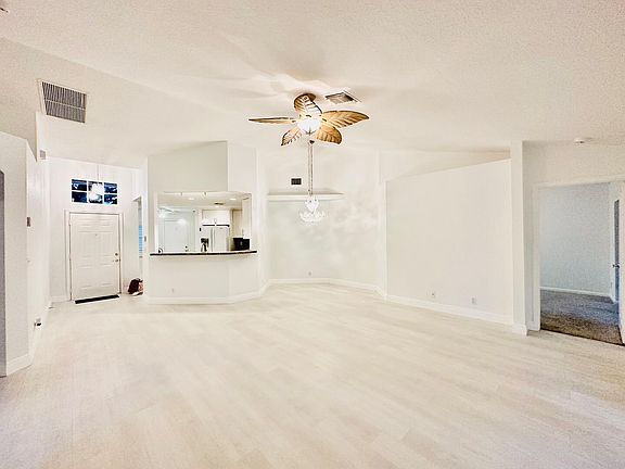 3rd image of 5385 Grande Palm Circle