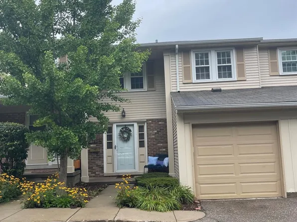 1612 Brentwood Dr, Troy, MI 48098