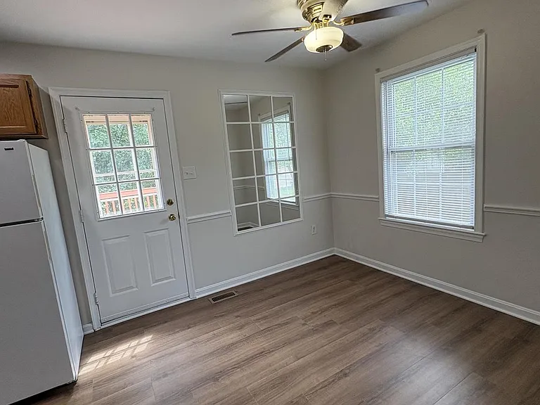 4305 Pleasant Valley Rd — Photo 6
