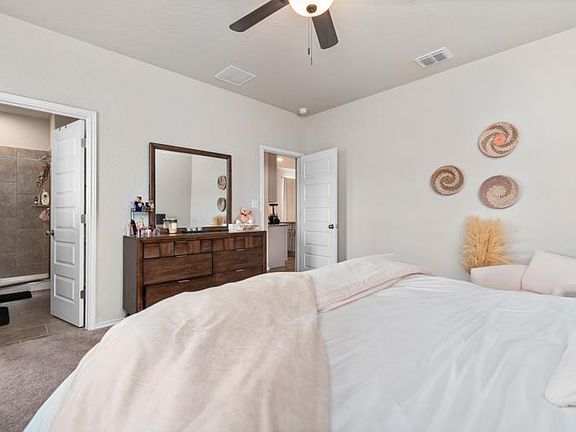 4th image of 6022 Sussex Way