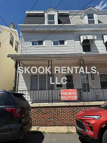 412 Carbon St Photo 1