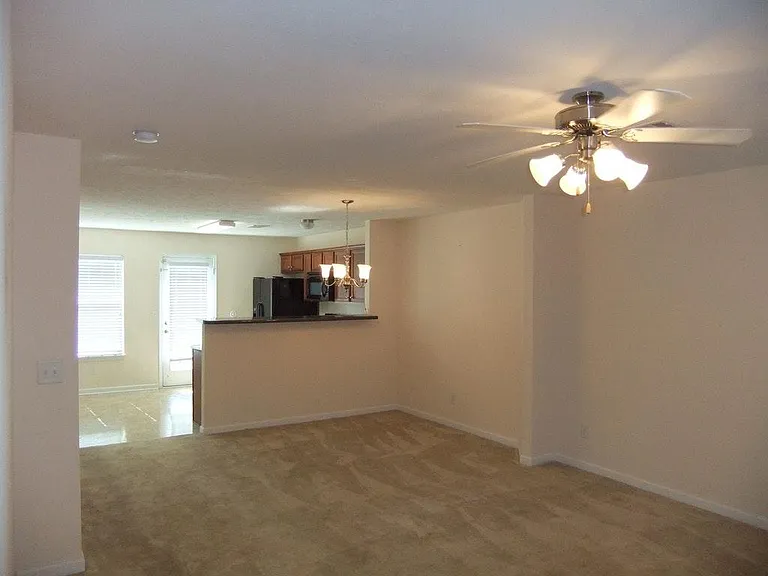 6062 Cullen Dr — Photo 2