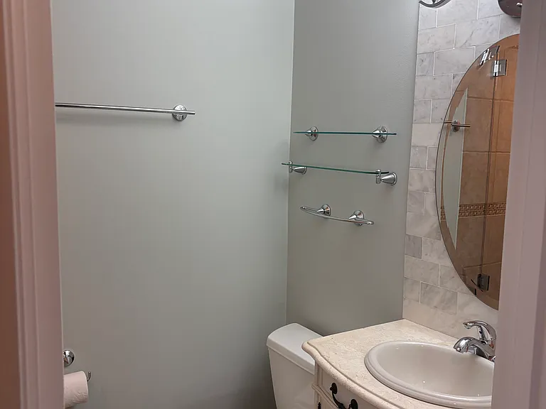560 Vine Ave #203 — Photo 19
