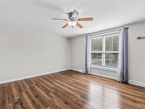 5th image of 218 N Alexander St