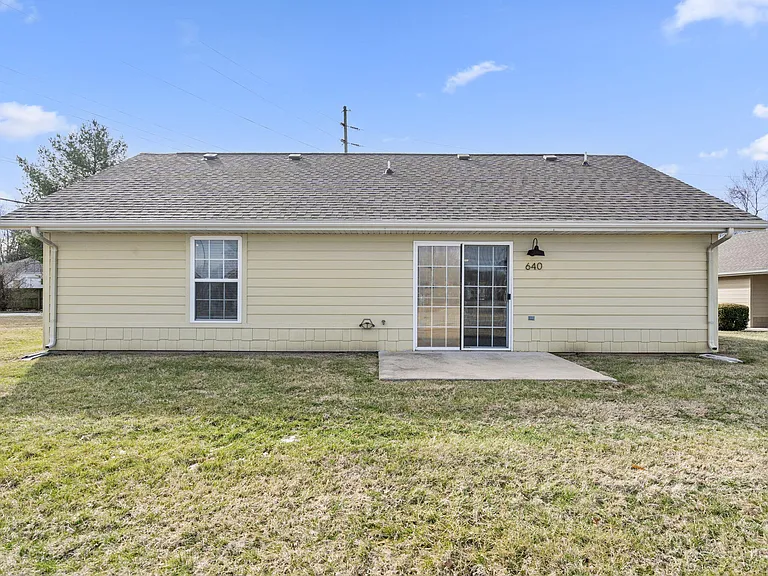640 E Sunset St — Photo 23