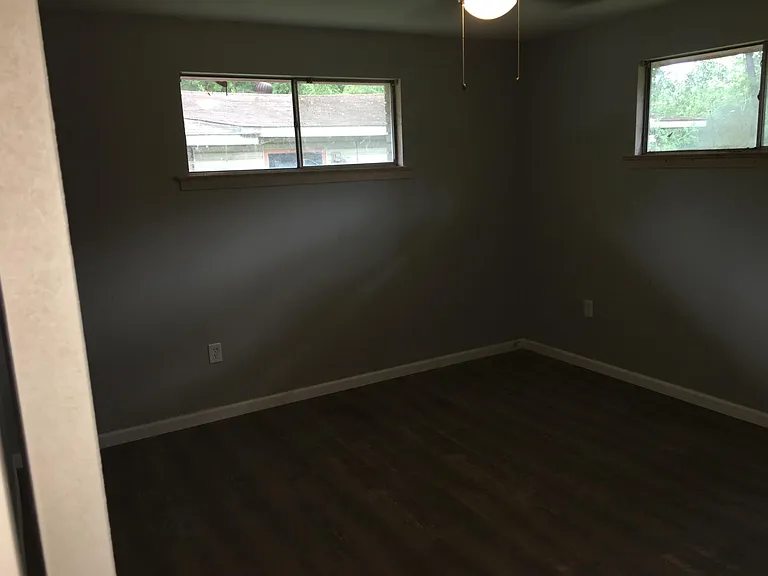 2909 Wilson St — Photo 8