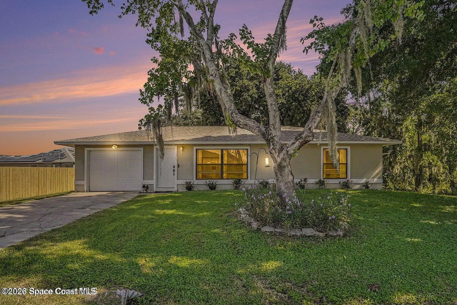 2 bed, 2.0 bath, 1040 sqft, $1,800 — Photo 1