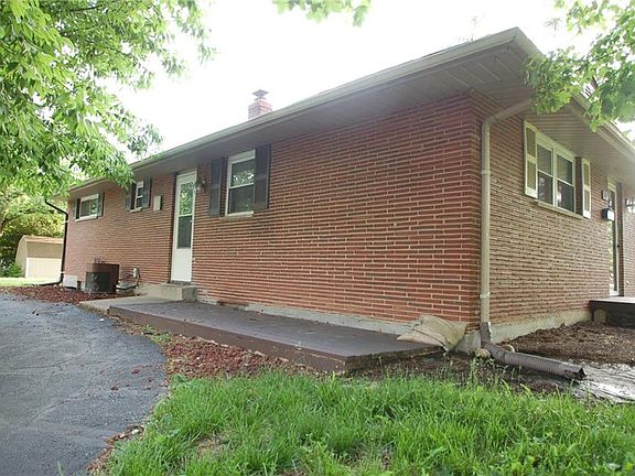 2nd image of 601 Corona Ave