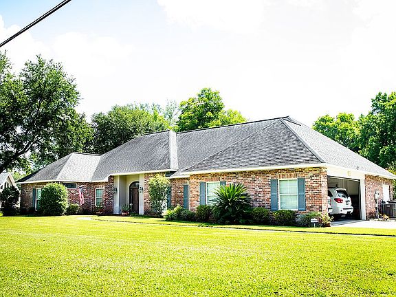 2nd image of 154 Garrigue Dr