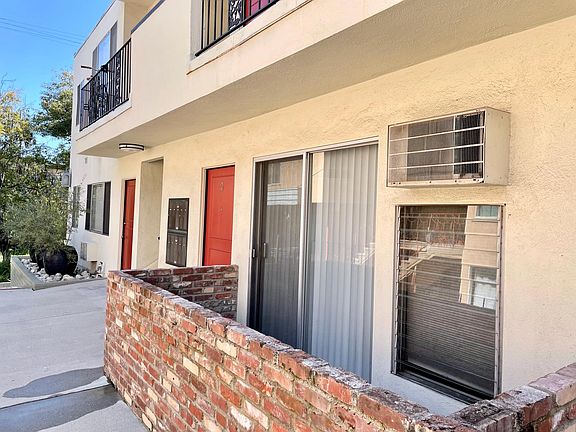 3rd image of 1337 N Gardner St APT 2