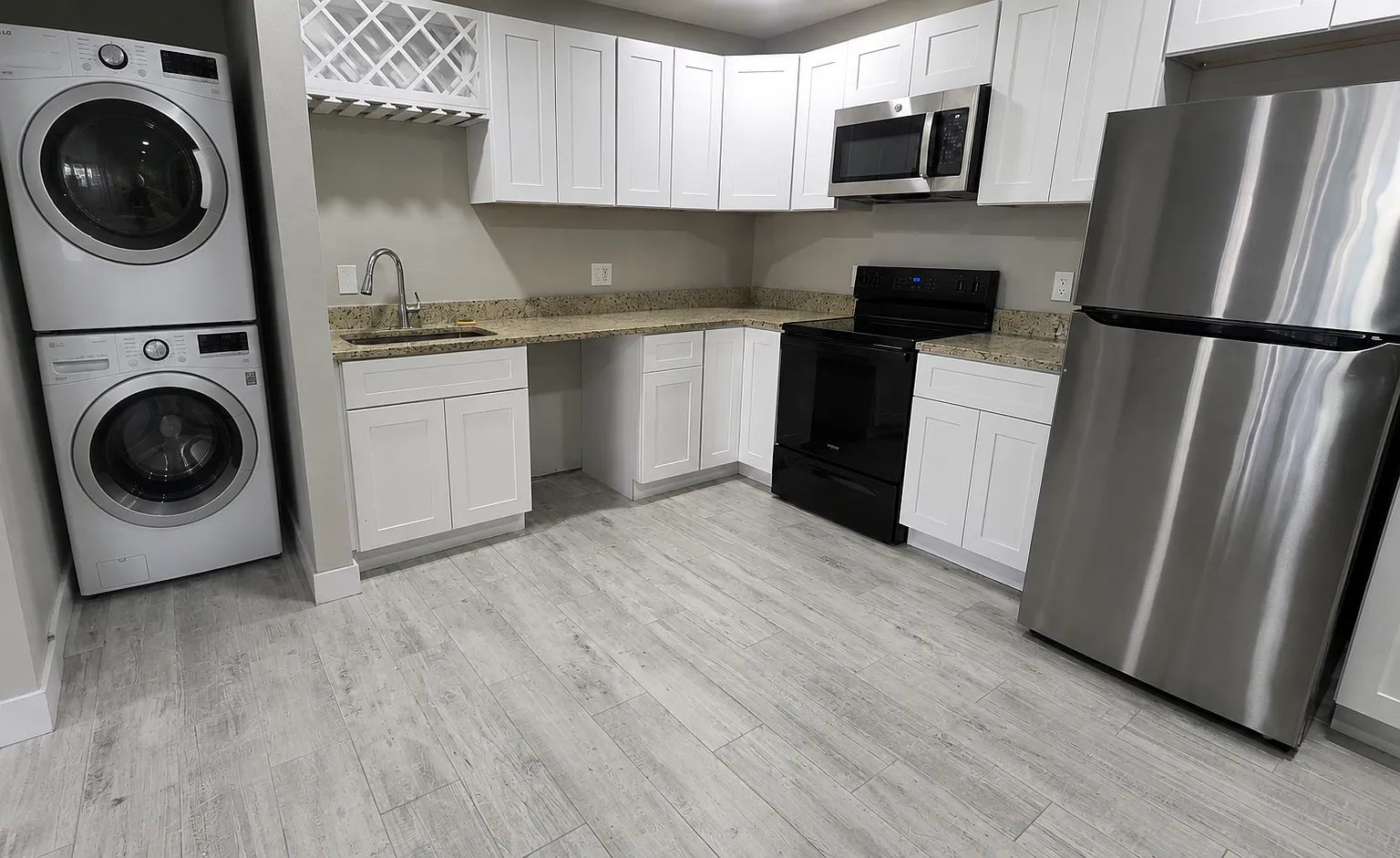 2 bed, 836 sqft, $1,650 — Photo 1