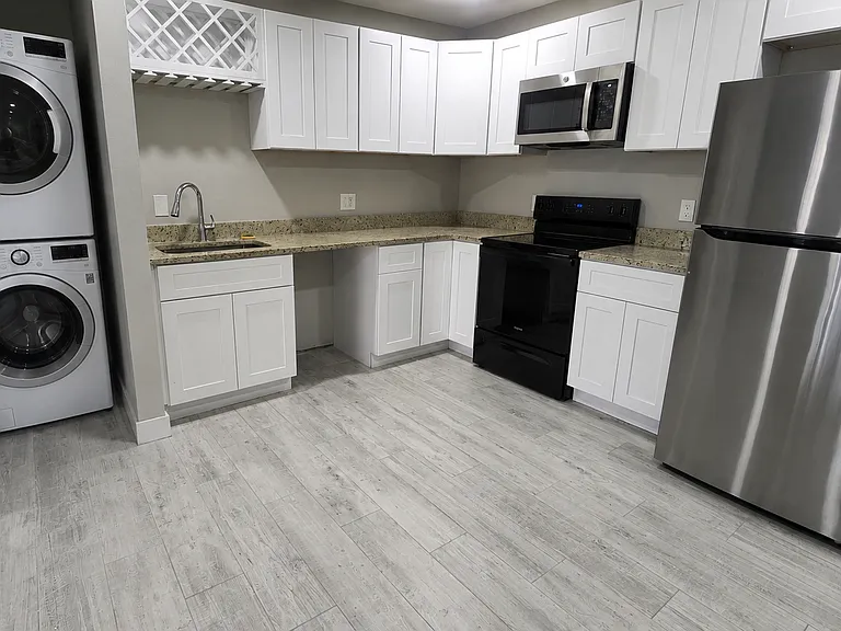 1906 Golfview Ave #9 — Photo 1