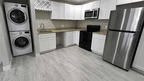1906 Golfview Ave #9 Photo 1