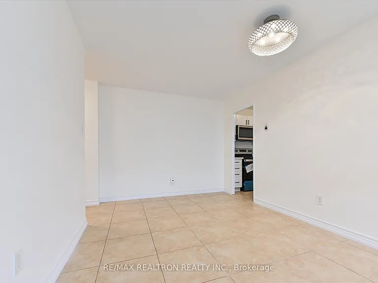 19 Four Winds Dr #602 — Photo 8
