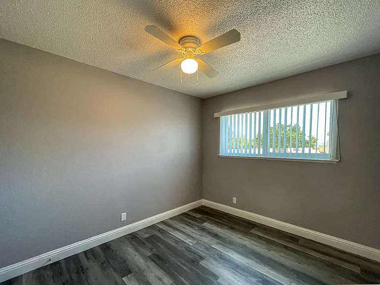 Oak Ridge Apartments — Photo 13