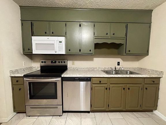 4th image of 2883 E Johnson Ave #2883
