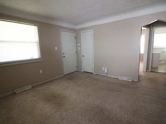 5th image of 24352 Powers Ave