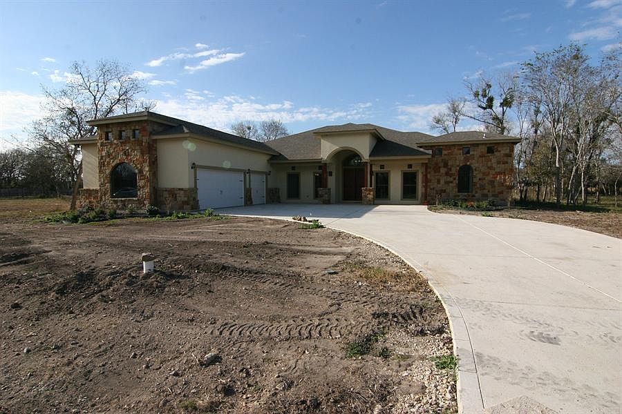 1st image of 383 River Park Dr