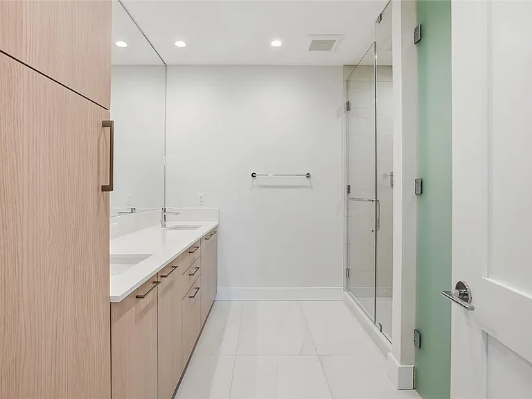 275 1st Ave S #1008 — Photo 33
