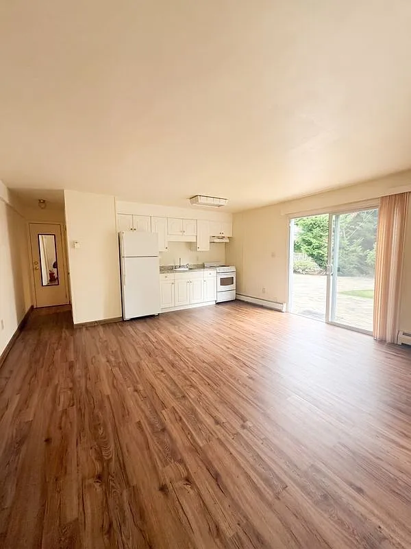 1 bed, 1.0 bath, 736 sqft, $1,900 — Photo 2