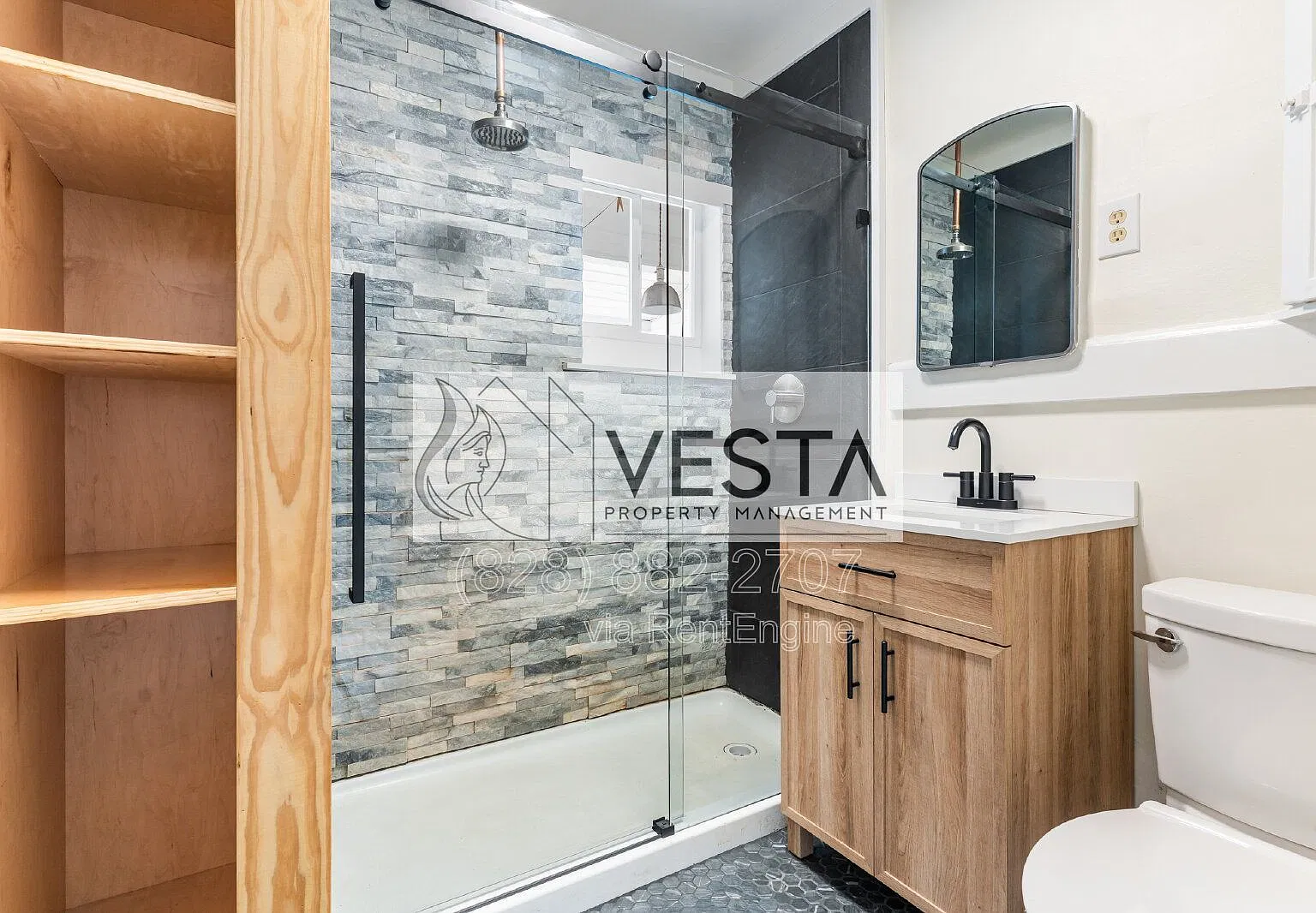 3 bed, 1.0 bath, 1300 sqft, $2,300 — Photo 3