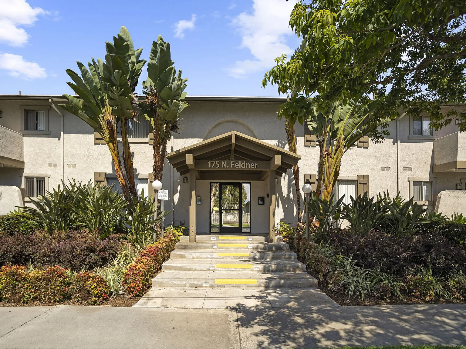 Strada Apartments — Photo 2