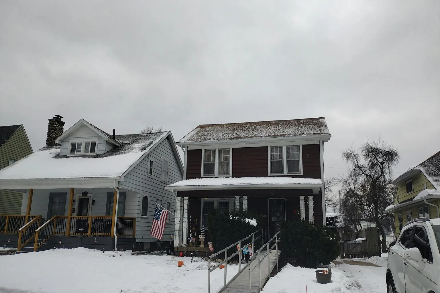 1813 E Fox St photo 1
