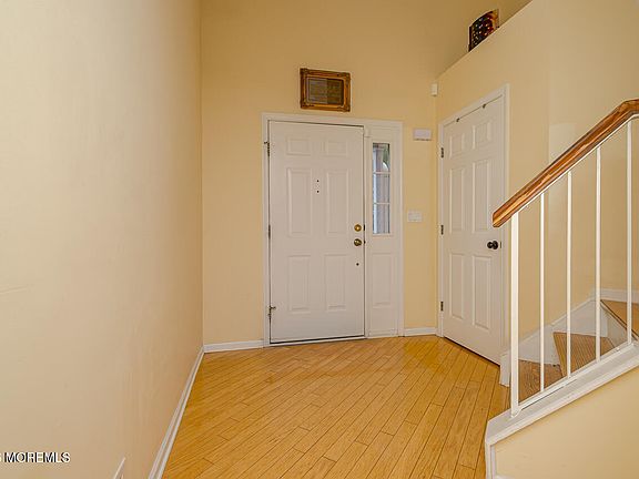 3rd image of 128 Heron Court