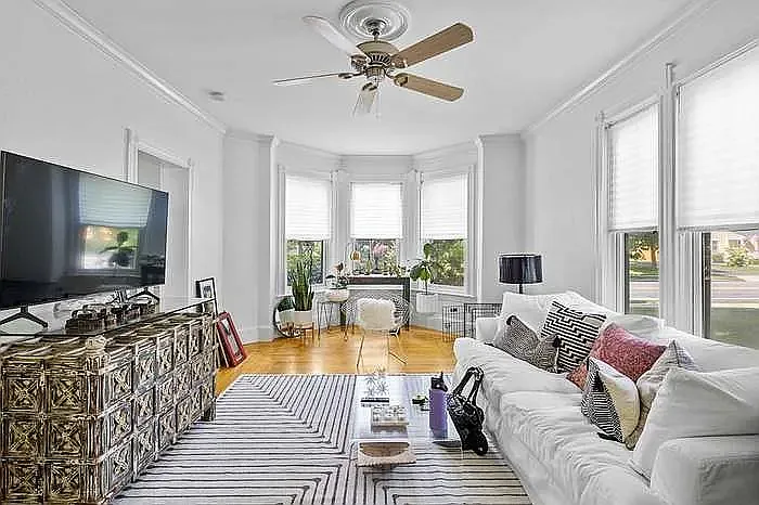 2 bed, 1100 sqft, $2,800 — Photo 2