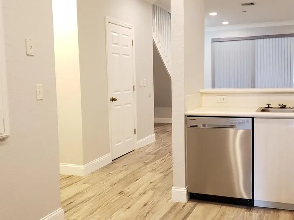 3831 Pond Apple Dr, Fort Lauderdale, FL 33332