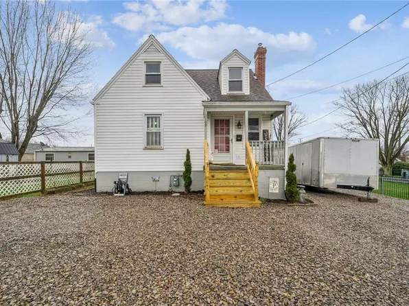 1109 Saint Clair St, Latrobe, PA 15650