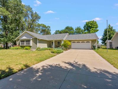 2009 Central Ave, Cedar Falls, IA, 50613