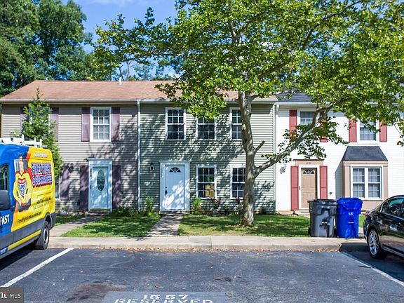 2nd image of 1557 Pin Oak Dr