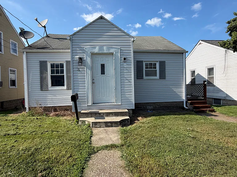 36 Duquesne Ave — Photo 1