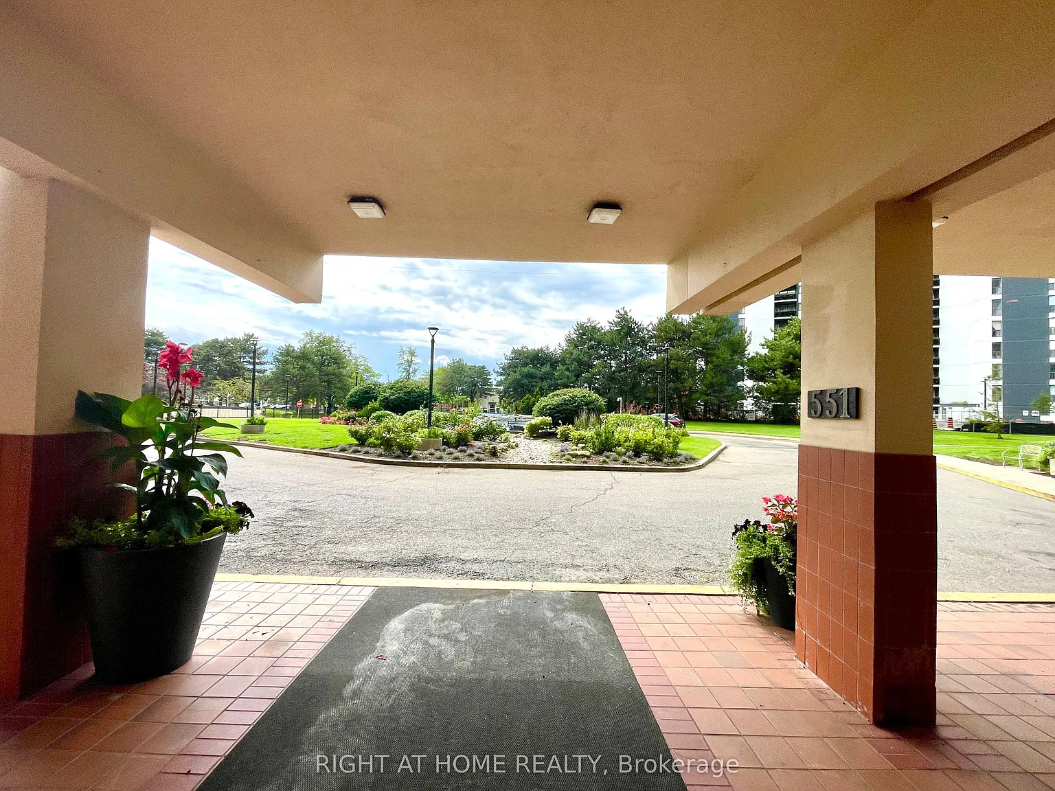 1 bed, $3,000 — Photo 2