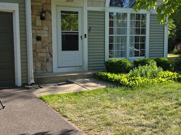 2053 Teton Pkwy, Algonquin, IL 60102