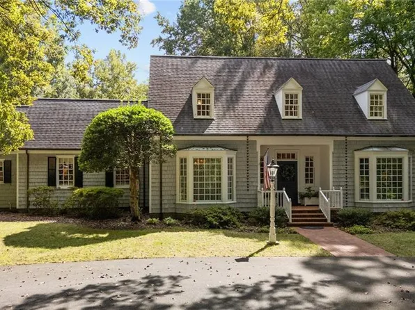 2584 Club Park Rd, Winston Salem, NC 27104