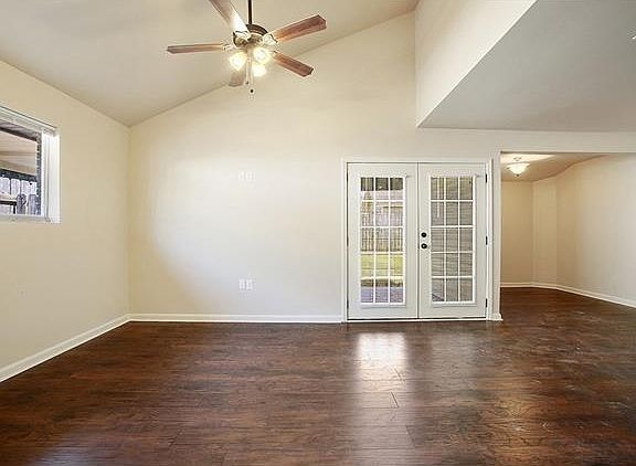 4th image of 2709 Charles Dr