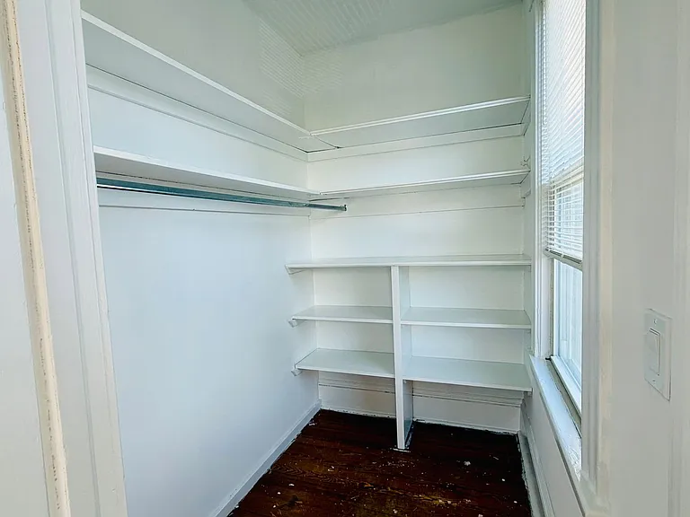 3 S Eckar St — Photo 2
