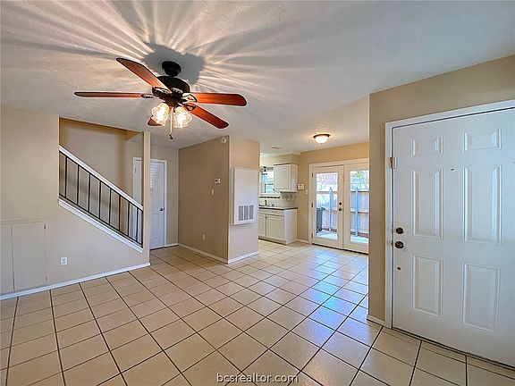 4th image of 1904 Dartmouth St #1-I