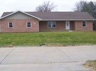 1302 Cecelia St, Perryville, MO 63775